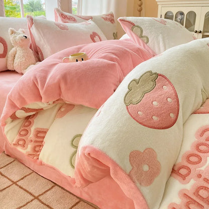 Cute Cartoon Strawberry Pattern Printed Bed Sheet Four Piece Set Machine Washable