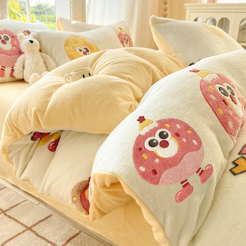 Cute Cartoon Strawberry Pattern Printed Bed Sheet Four Piece Set Machine Washable