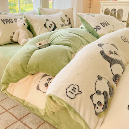 Cute Cartoon Strawberry Pattern Printed Bed Sheet Four Piece Set Machine Washable